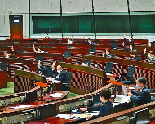 ■立法會通過修訂強積金條例草案。