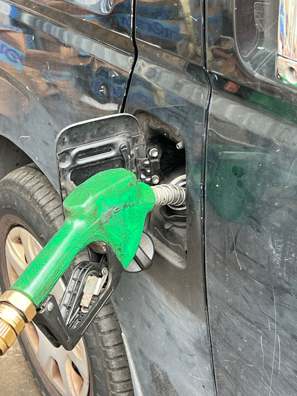 涉案一批柴油可供注滿約36輛輕型貨車的油缸。 涉案一批柴油可供注滿約36輛輕型貨車的油缸。