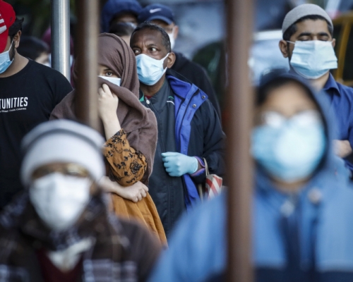 全球現時有超過447萬人確診感染新冠病毒,超過30萬人死亡。AP