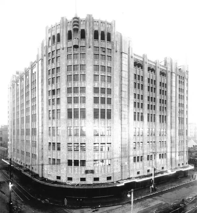 上海大新公司除了商場外，還有各類娛樂消閑設施。小紅書＠超級廢俠