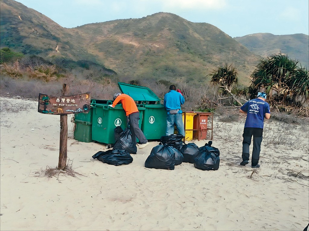 署方指已增設垃圾收集設施及運送垃圾。