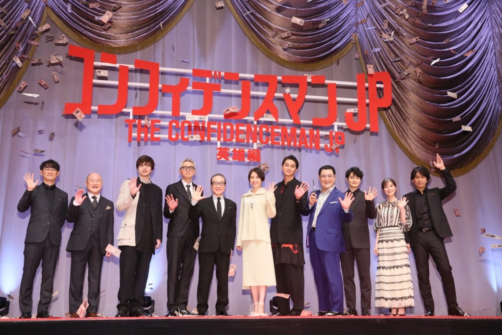 江口洋介（右一）飾演與長澤敵對的欺詐師。