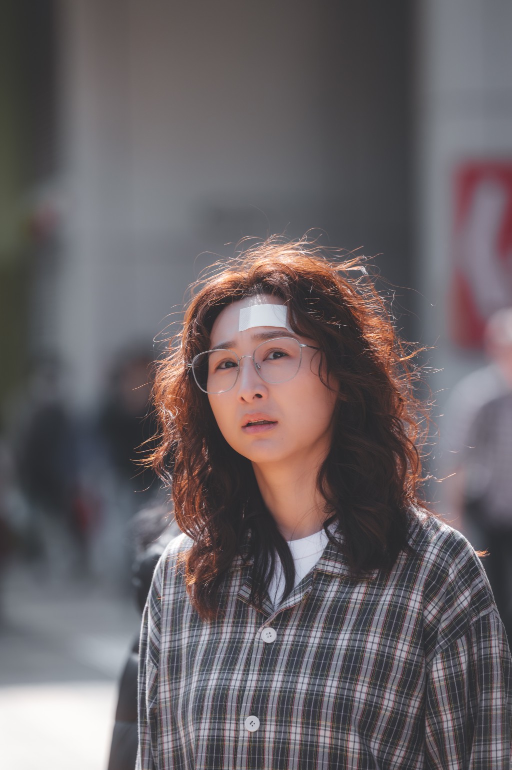姜幸如(高海寧 飾)崩潰的是,兩人正暗中策劃謀奪她的巨額存款與保險金。 姜幸如(高海寧 飾)崩潰的是,兩人正暗中策劃謀奪她的巨額存款與保險金。