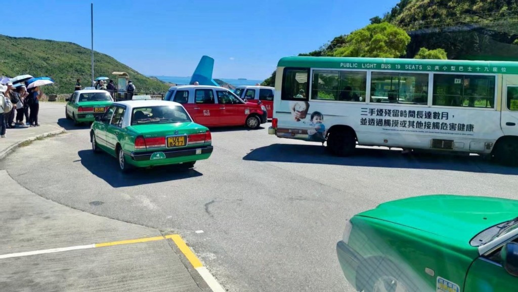 東壩今早再現逼爆情況。林素蔚提供