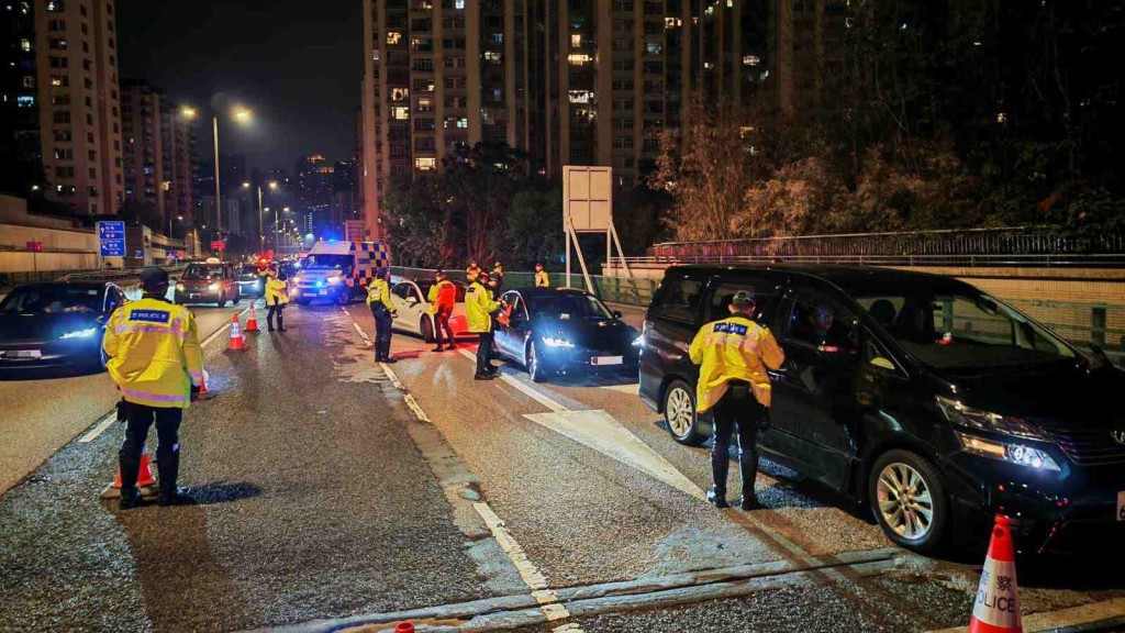 警圣诞期间打击交通违例及非法赛车 拘捕5男女。警方图片