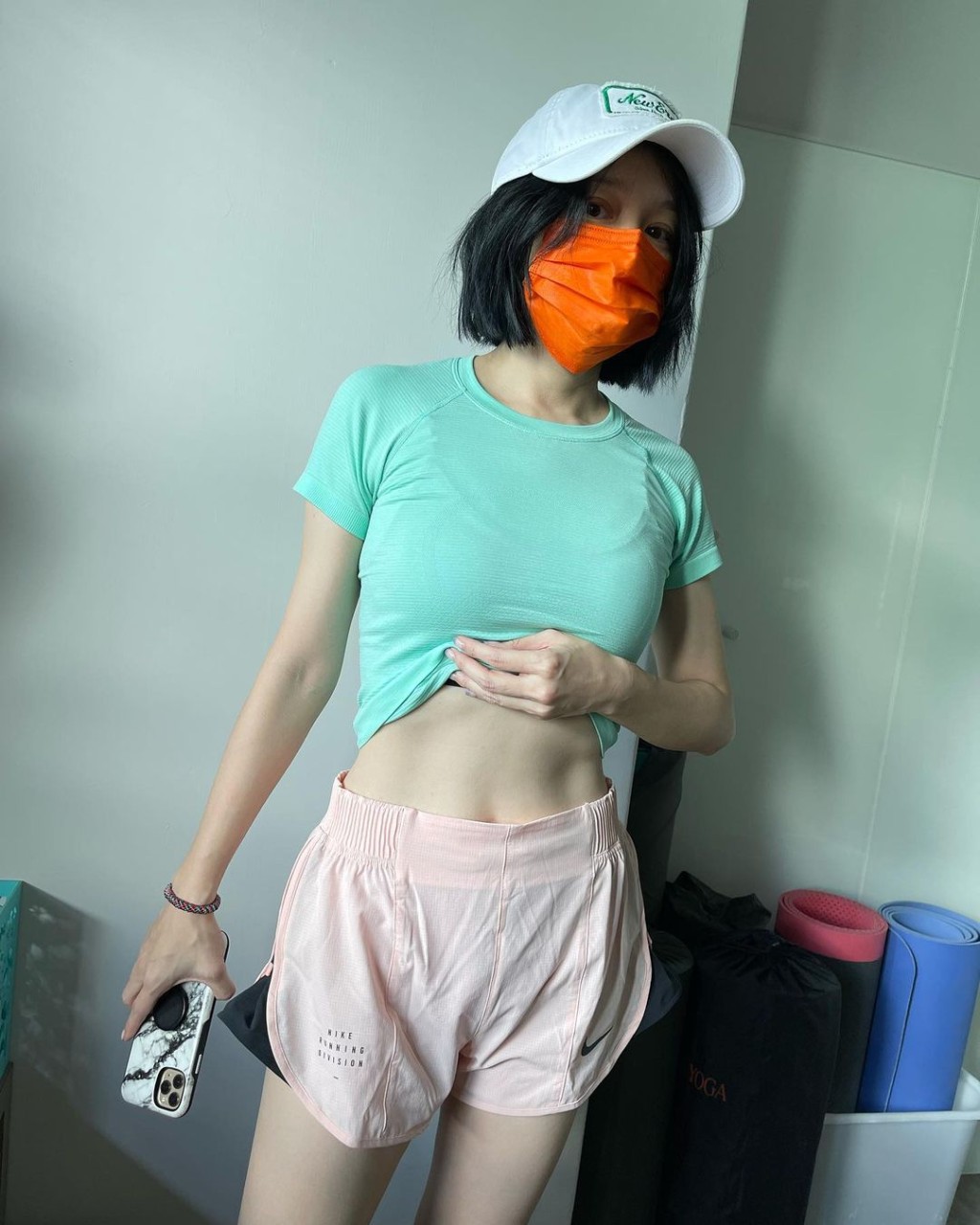 怎樣看也不似46歲。