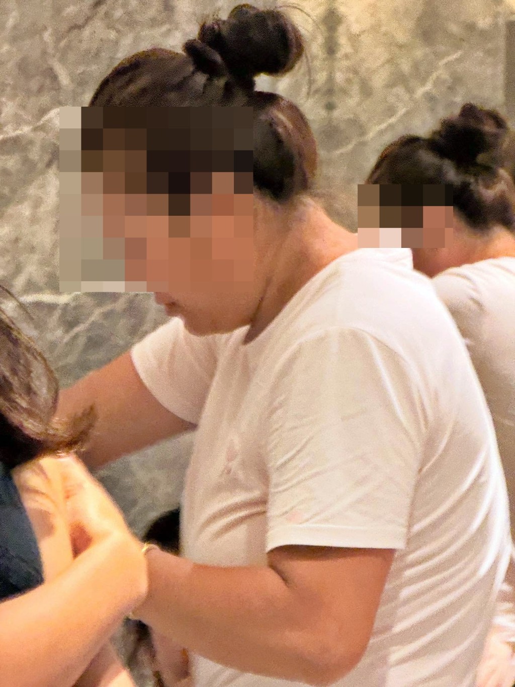 有人則奇怪,「到咗廁所仲要屙洗手盆? 啲尿四圍彈好想嘔」、有鋅盤嘅地方,即 係已在洗手間?點解唔忍多一陣入去馬桶 痾X飽佢?」。Threads截圖 有人則奇怪,「到咗廁所仲要屙洗手盆? 啲尿四圍彈好想嘔」、有鋅盤嘅地方,即 係已在洗手間?點解唔忍多一陣入去馬桶 痾X飽佢?」。Threads截圖