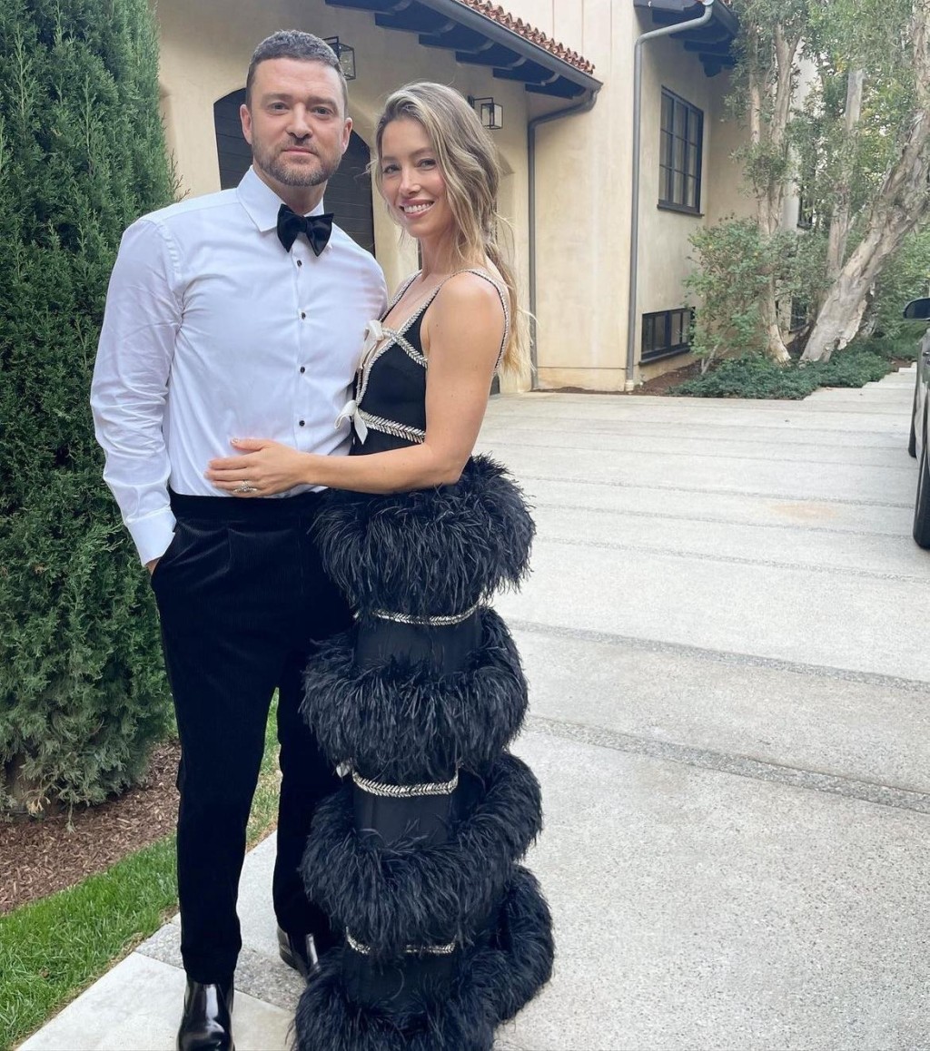 Justin Timberlake与太太谢茜嘉比尔育有一对子女。