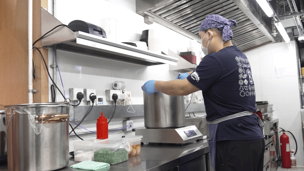 APITA于食店中采用多项高效节能措施，取得「绿色厨房」的「二叶」认证。