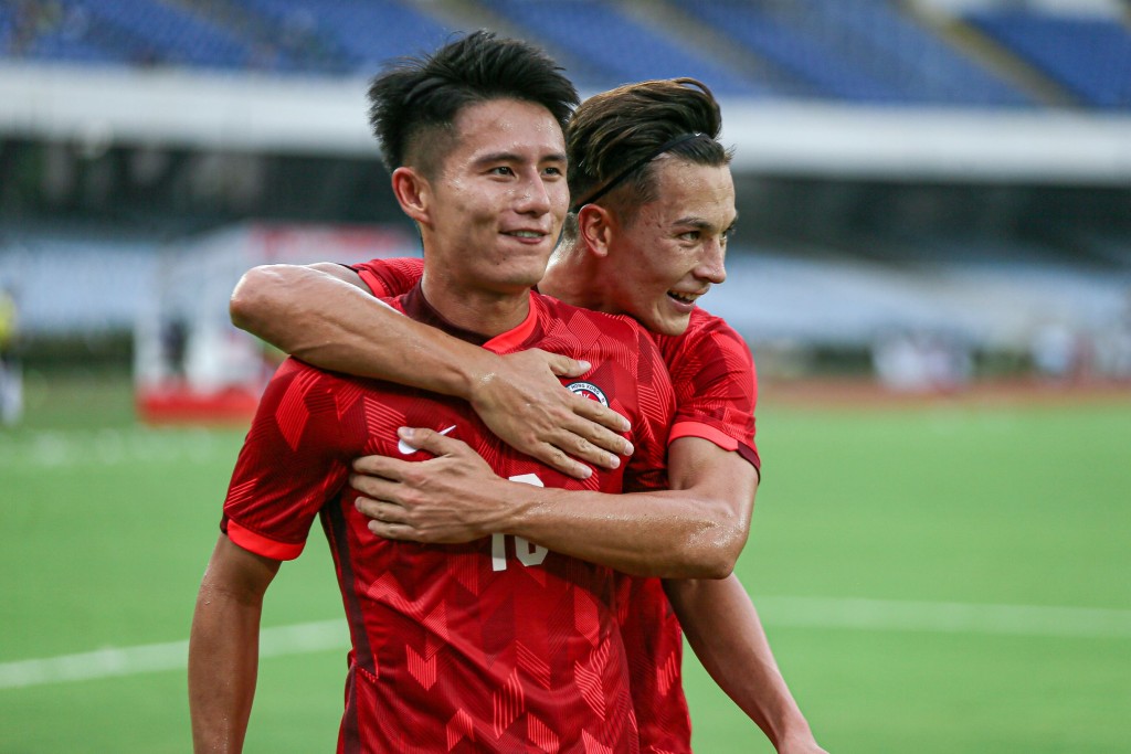 安永佳（右）與黃威在今屆亞洲盃外圍賽表現搶鏡，是港足成功出線的功臣。