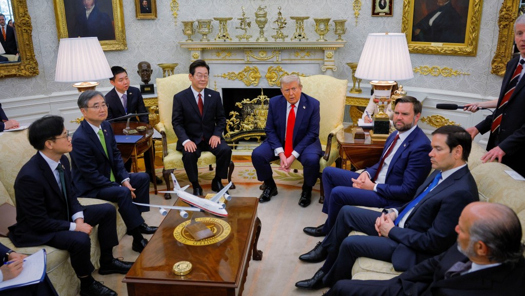 美國總統特朗普在白宮與南韓總統李在明會面。路透社