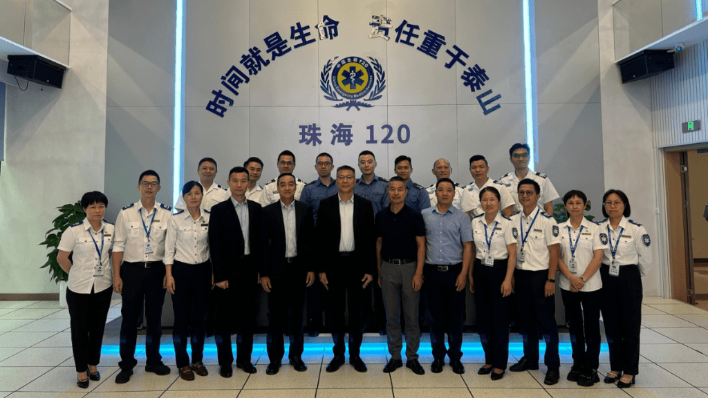 消防處人員參觀珠海市緊急醫療救援中心,了解他們的工作和當地救護車調派流程。消防處fb