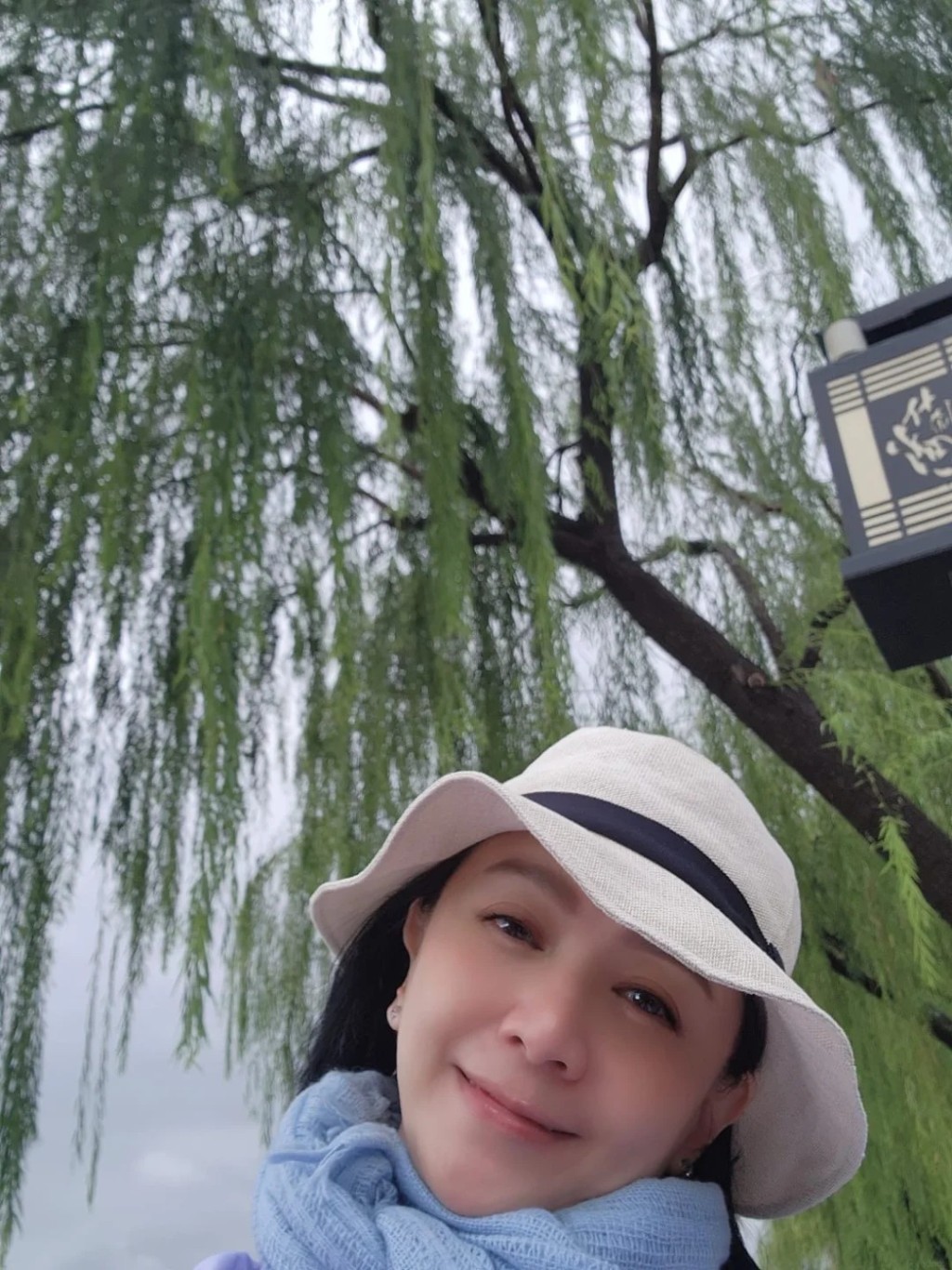 曾華倩連環出Po,從另一張相中,見到她正在旅行,外貌凍齡。 曾華倩連環出Po,從另一張相中,見到她正在旅行,外貌凍齡。