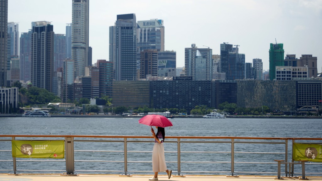 極端酷熱|下午多區氣溫升達35°C 新界部分地區飆升逾37°C