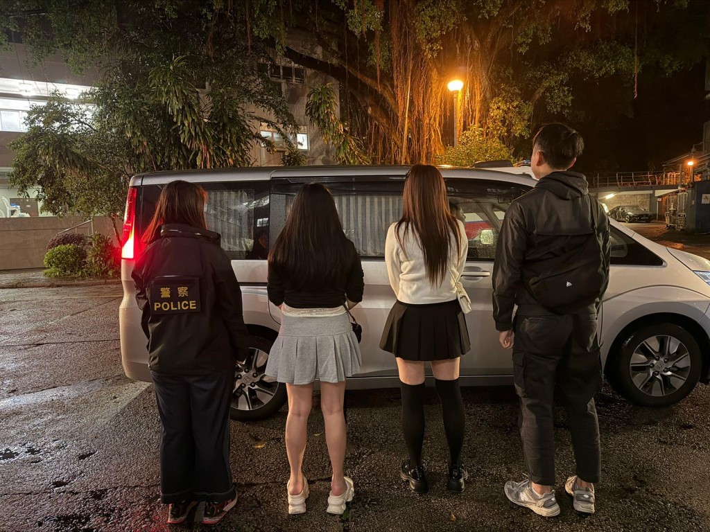 警方打擊觀塘區內多個賣淫黑點，拘捕14名內地女子。警方提供