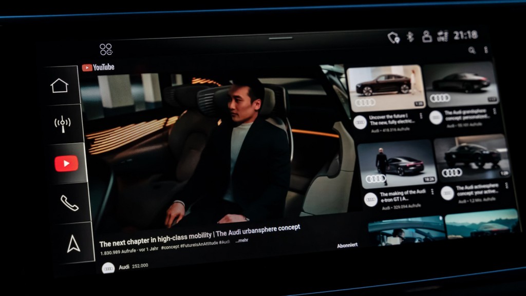 奧迪車主現在可在中控台熒幕串流睇YouTube，停車等候正好打發時間。