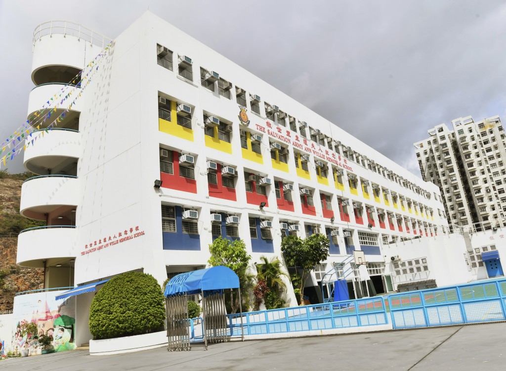 教育局昨日公布今年有破紀錄15間小學,因小一收生不足獲派「零班」。資料圖片 教育局昨日公布今年有破紀錄15間小學,因小一收生不足獲派「零班」。資料圖片