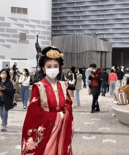 內地美女穿明制漢服遊香港