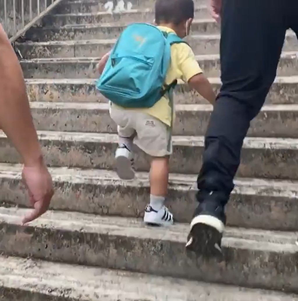 伯伯腳力很好。