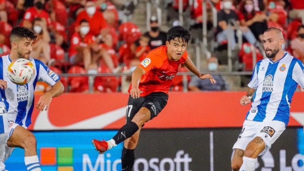 久保建英(中)季尾只得兩個選擇。久保建英instagram圖片