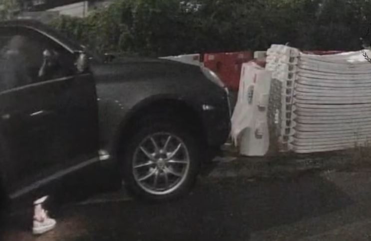 光頭漢打到落車。fb香港馬路炸彈資料庫影片截圖