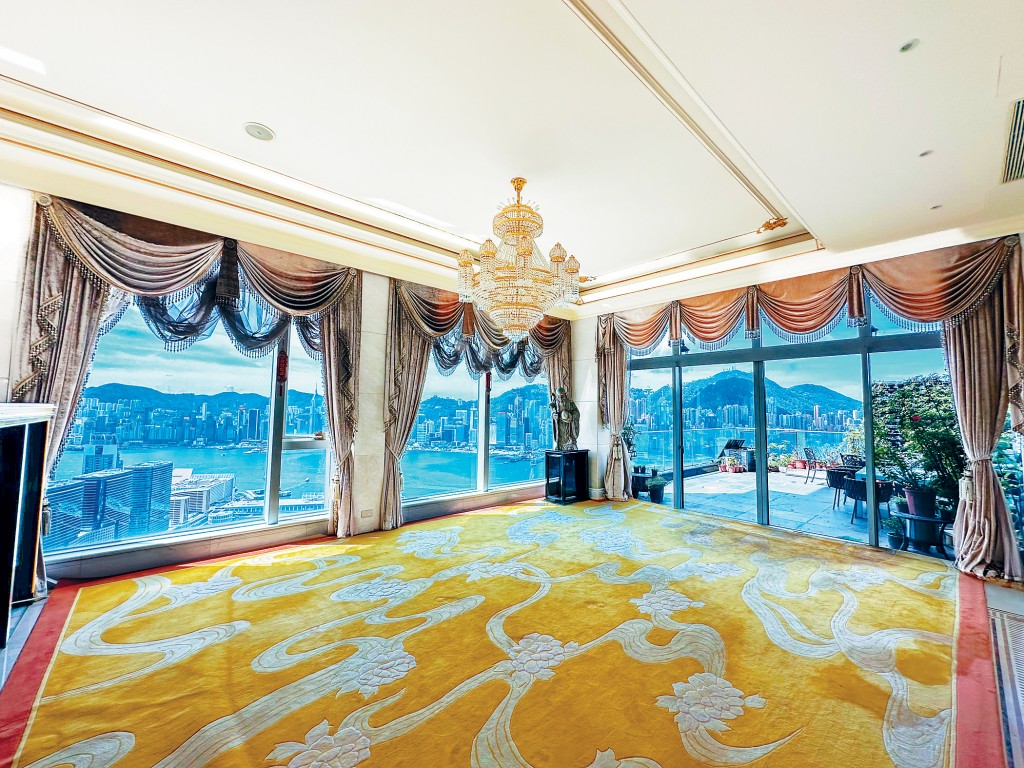 凱旋門朝日閣5伙合併而成的「頂層天際屋」。