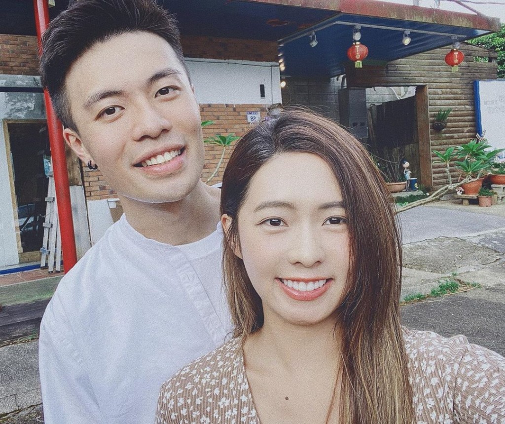 簡廷芮與賴先生拍拖一年就結婚兼做埋父母。