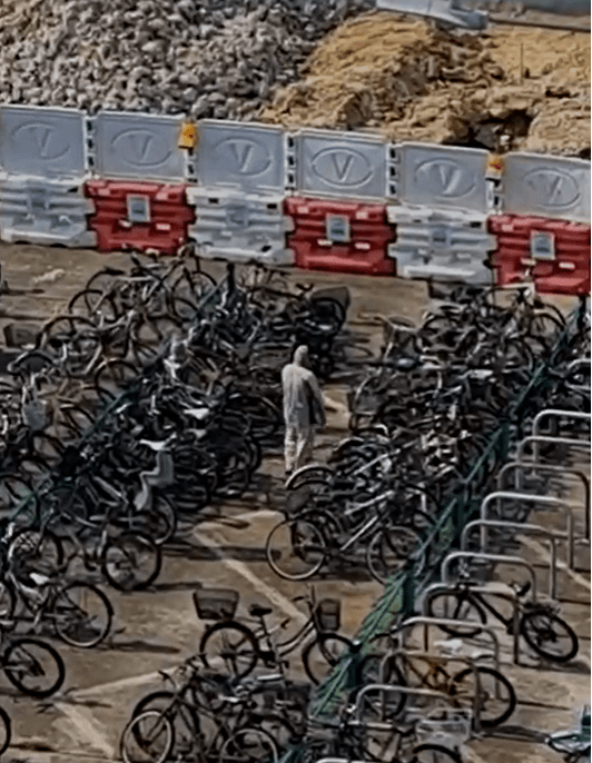 賊人偷單車過程。徐太提供