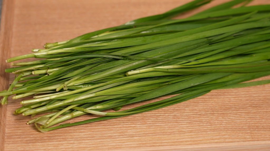 根部的韭白煮久一點，口感更甜更軟身。