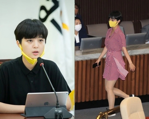 南韩正义党28岁女议员柳浩贞穿红白色短裙进国会挨批，却意外成民众焦点。(网图)