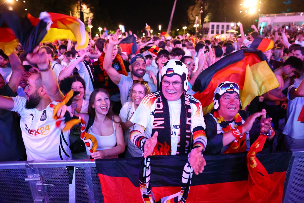 德国赢波，举国欢腾。Reuters