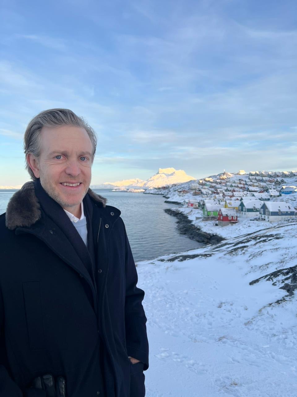 豪厄里访问格陵兰。社交平台X