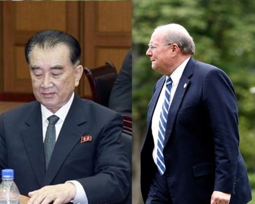 昨晚率團抵達新加坡的北韓國務委員會部長金昌善(左),將於今日與美國白宮副幕僚長哈金(右),討論美朝峰會的日程、場所、禮賓、警衞等後勤事宜。