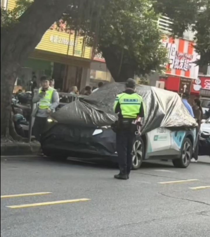 交警到现场调查。微博