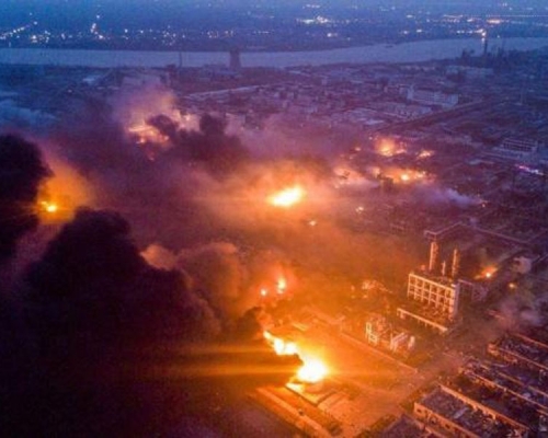 江蘇鹽城化工廠爆炸事故,截至22日上午7時,已造成死亡44人,危重32人,重傷58人,還有部分群眾受輕傷。(網圖)