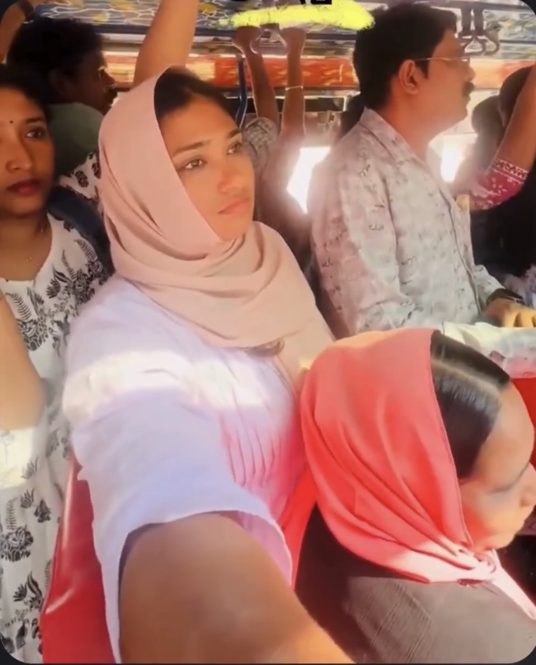 在網傳影片中,穆斯塔法與迪帕克原本有些距離。 在網傳影片中,穆斯塔法與迪帕克原本有些距離。