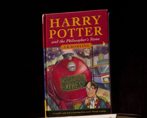 首集《哈利波特》初被書籍。AP資料圖片