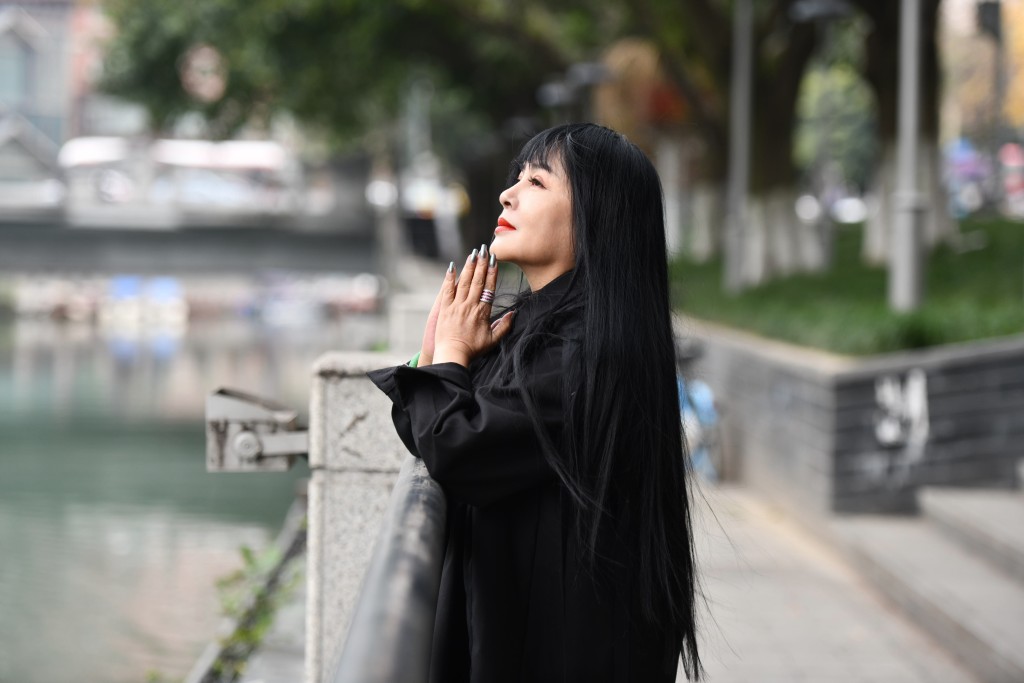 台灣歌手千百惠(原名鍾蘭芯)19日因病在北京離世,享年62歲。中新社 台灣歌手千百惠(原名鍾蘭芯)19日因病在北京離世,享年62歲。中新社