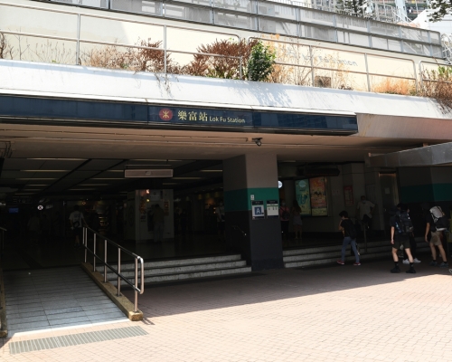 警方於港鐵樂富站拘捕該名男子。資料圖片
