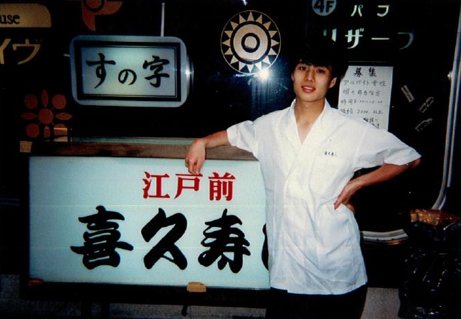 郑威涛早年曾往日本学厨。