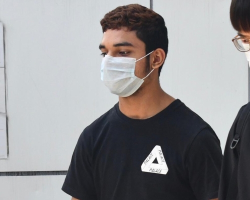 被告 Hamaad Mahmood。