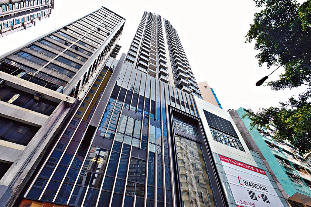 壹嘉高层A室以2408万成交，据了解新买家为上海实业置业公司。