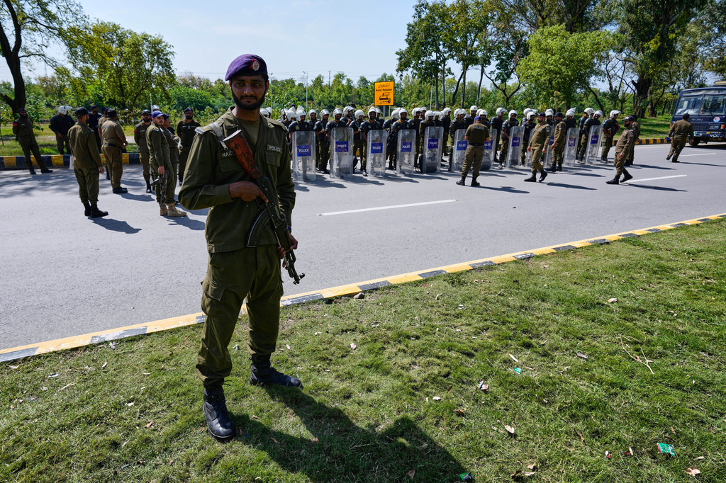 為了這場涉及地緣政治命脈的會談，巴方部署極其嚴密。美聯社