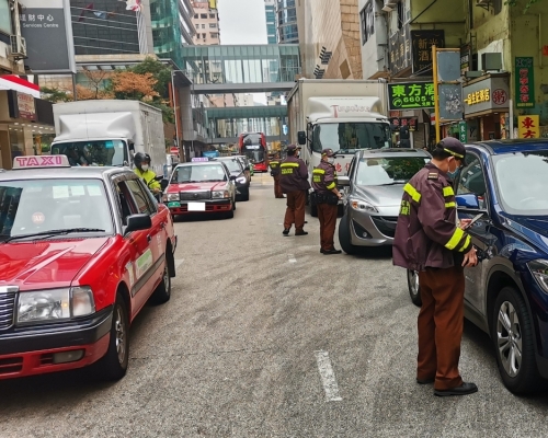 警方共發出1,135張交通違例事項定額罰款通知書。