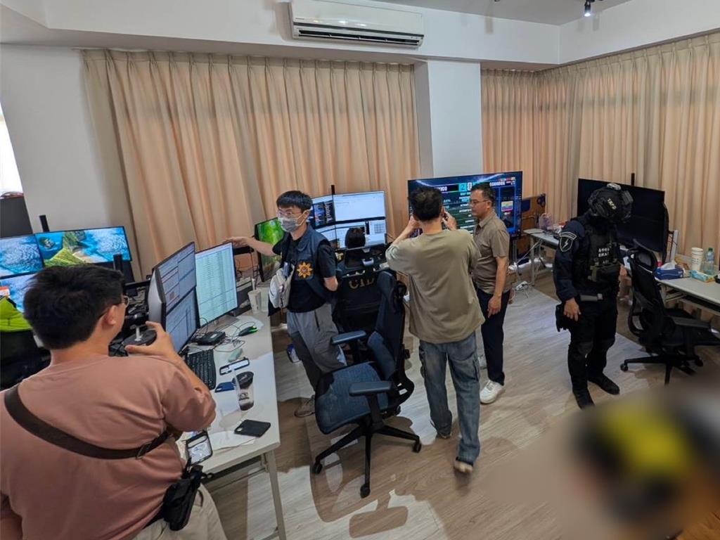台南警方在當地一民宿，破獲外圍賭網集團，拘捕8人包括5名港澳居民。中時新聞網