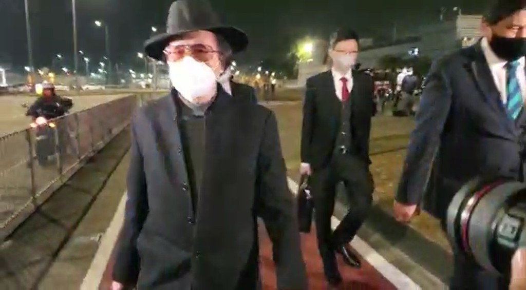 「上海仔」郭永鴻傍晚離開機場警署。
