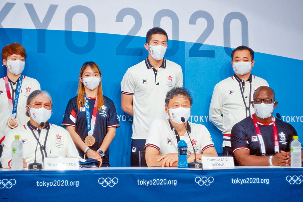 刘慕裳（后排左二）将担任闭幕礼港队持旗手。