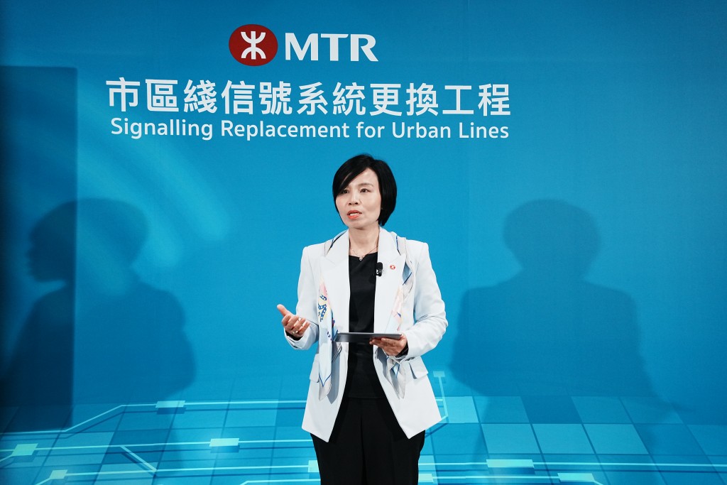港鐵公司車務營運及本地鐵路副總監李婉玲。