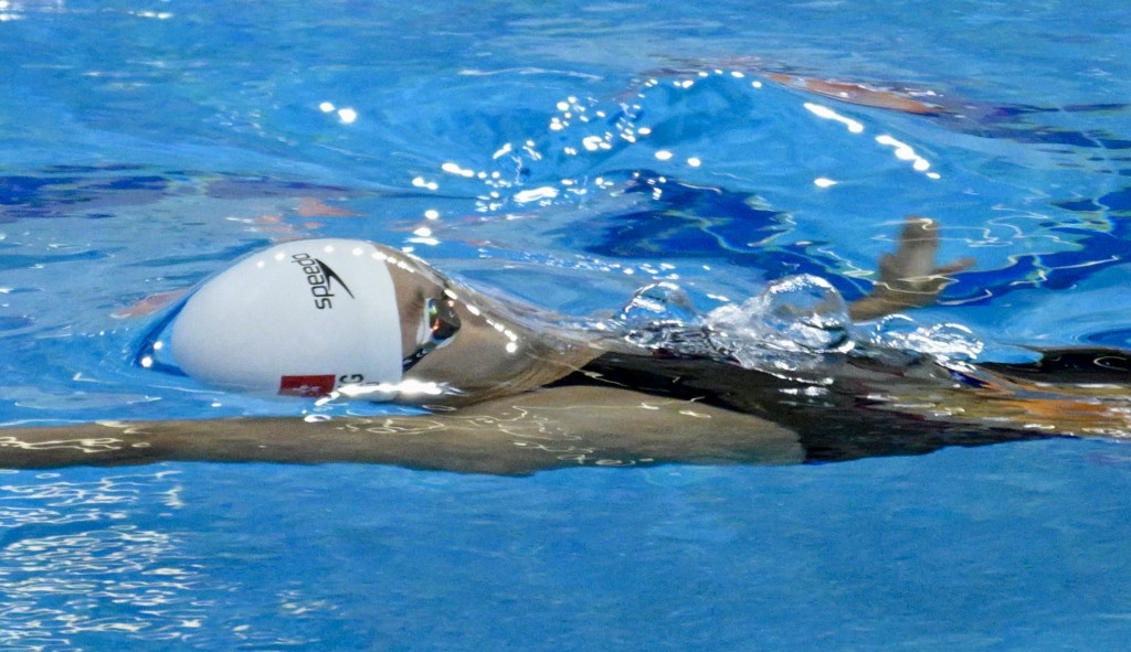 歐鎧淳出戰100米背泳，以賽季最佳的1分00秒88奪冠。 蘇正謙攝