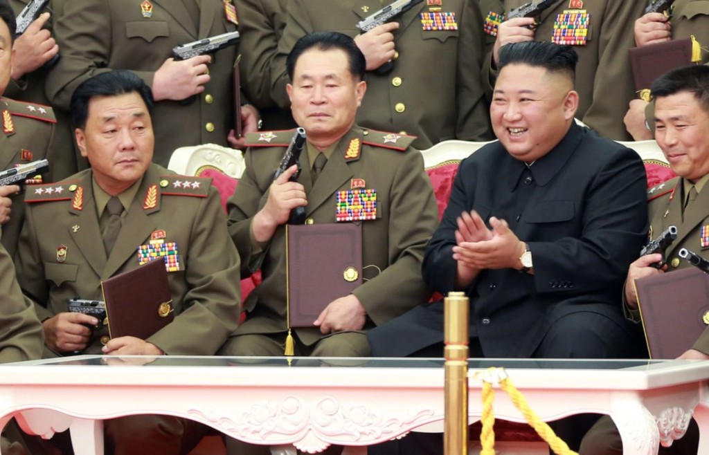 三星上將金永福(左)。(North Korea Leadership Watch) 三星上將金永福(左)。(North Korea Leadership Watch)